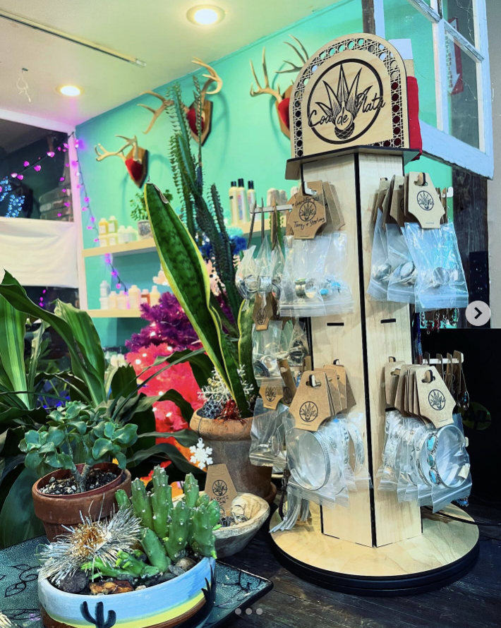 Custom Spinning Product Hanging Display Tower