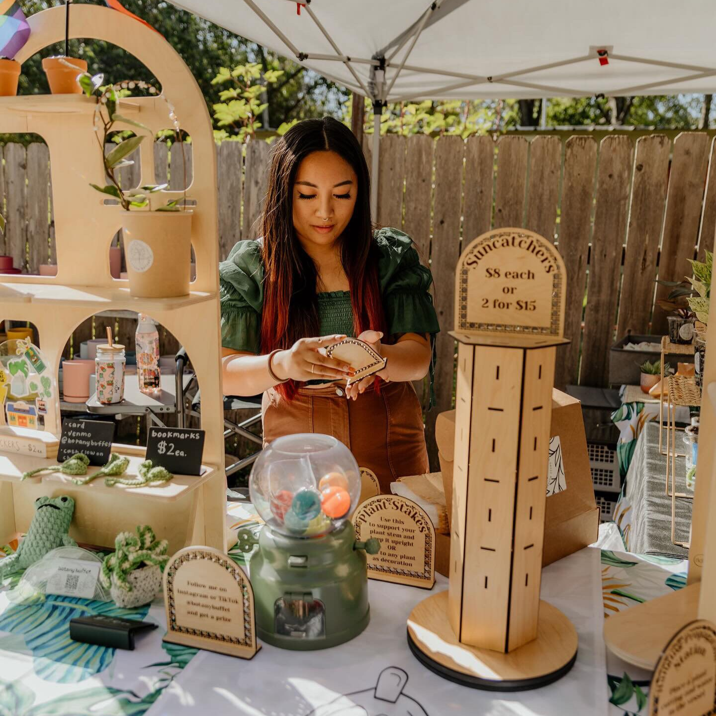 Custom Spinning Product Hanging Display Tower